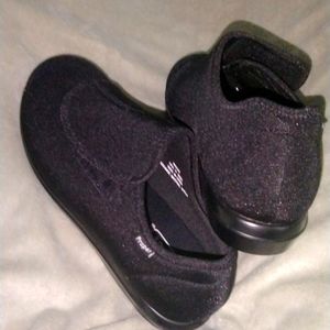 New Propet Cush and Foot slide on